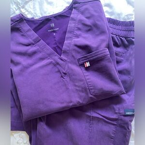 Mediclo Purple Scrub Top / Bottom Size Small